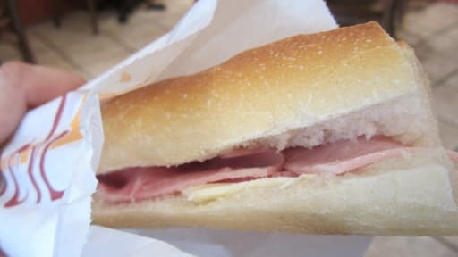 Le jambon-beurre est un grand classique des boulangeries françaises.