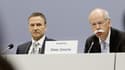 Le patron de Daimler Dieter Zetsche (à droite) et le directeur financier Bodo Uebber (à gauche)
