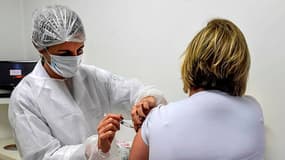 Perquisitions chez 8 activistes anti-vaccins potentiellement violents en Italie