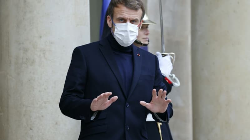Emmanuel Macron souhaite de "bonnes fêtes" aux Français et les appelle à se faire tester