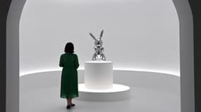 Un lapin de Jeff Koons vendu au prix record de 91,1 millions de dollars