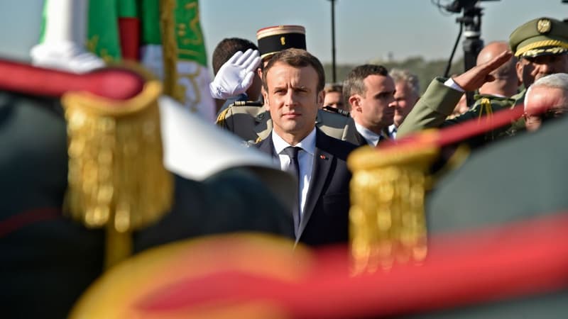 Emmanuel Macron à son arrivée à Alger le 6 décembre 2017.