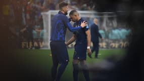 Olivier Giroud et Kylian Mbappé, le 18 décembre 2022 après la finale de la Coupe du monde