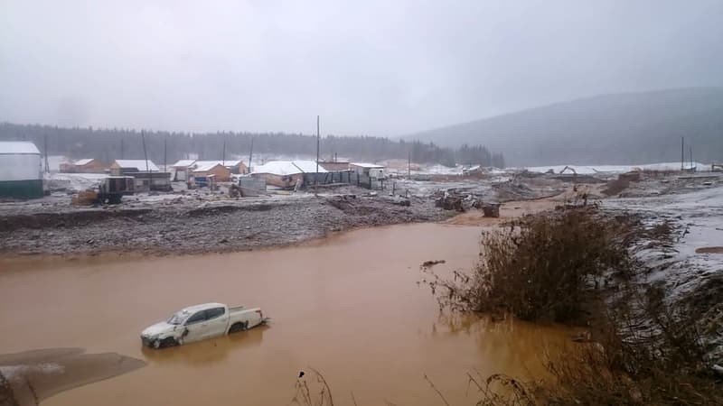 Une inondation a eu lieu après la rupture d'un barrage dans une mine d'or dans la région de Krasnoïarsk en Sibérie, samedi 19 octobre 2019.