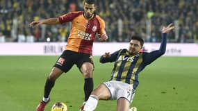 Le milieu de terrain de Galatasaray, Younès Belhanda 