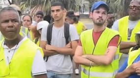 Les "gilets jaunes" de la Réunion en colère: "On ne peut pas acheter des yaourts ou des fruits, c'est trop cher"
