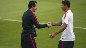 Unai Emery (à gauche) et Thiago Silva
