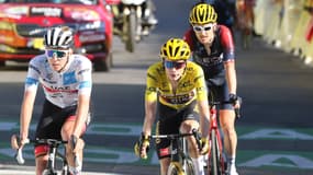 Geraint Thomas derrière Tadej Pogacar et Jonas Vingegaard lors du Tour de France 2022