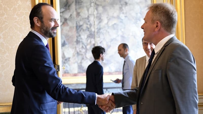 Le président de CFE-CGC François Hommeril (à droite) en compagnie du Premier ministre Édouard Philippe.