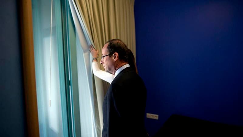 Francois Hollande a visité mercredi un centre d'accueil Emmaüs à Paris. Le candidat socialiste à la présidentielle s'y est posé en "candidat de la justice" pour mieux lutter contre la pauvreté en France à travers une politique d'accompagnement durable, et