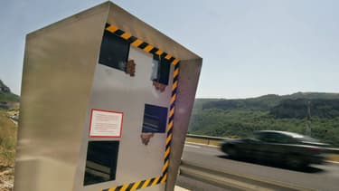 Image d'illustration - A terme, la police néerlandaise voudrait installer des radars capables de verbaliser les conducteurs qui utilisent leur téléphone au volant.