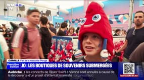La Phryge, les t-shirts, les affiches... Les souvenirs des JO s'arrachent sur les Champs-Élysées