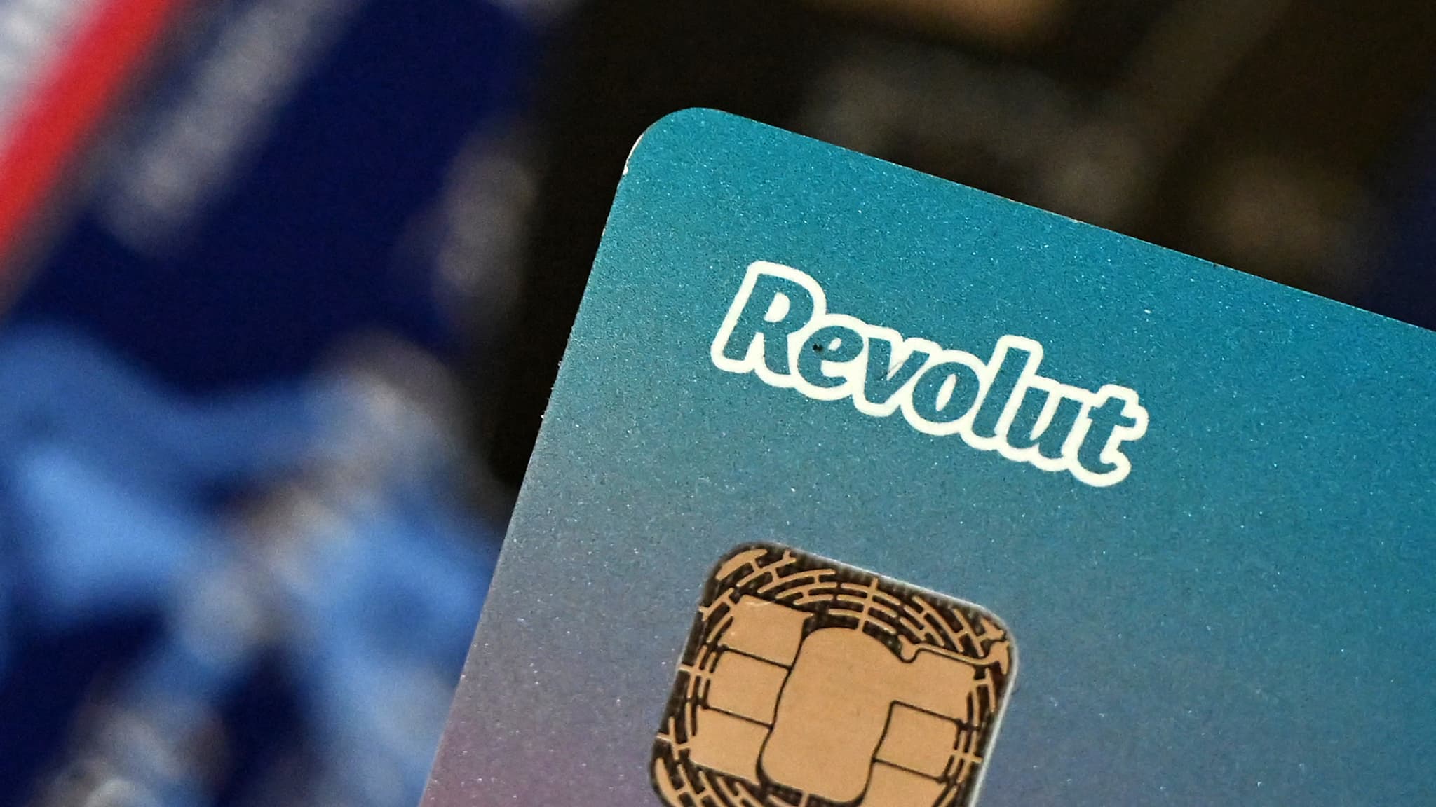 VOUS SOUHAITEZ CHANGER DE BANQUE ? DÉCOUVREZ POURQUOI DES MILLIERS DE PERSONNES ONT CHOISI REVOLUT