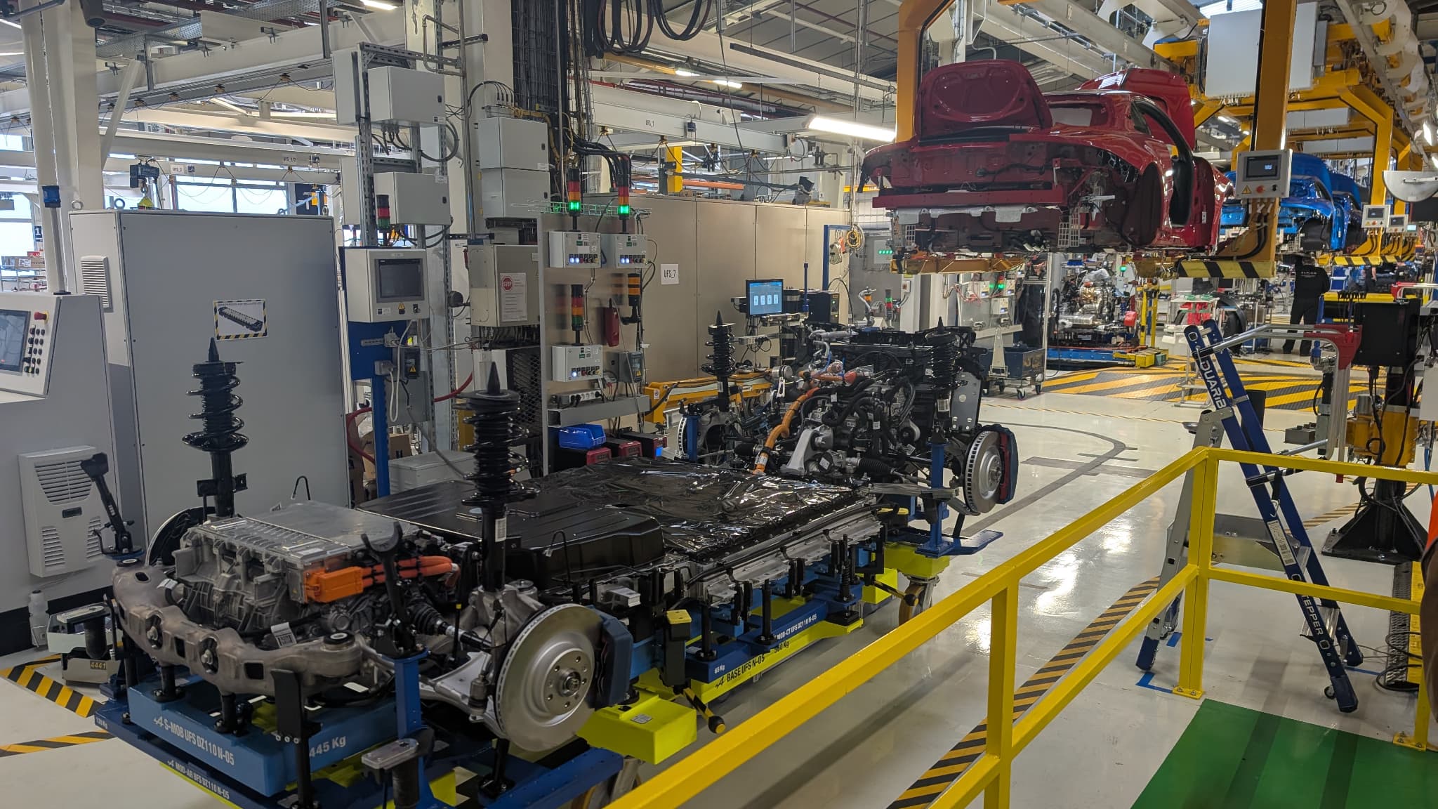 Sur la ligne d'assemblage de la manufacture Jean Rédélé de Dieppe, où sont produits les A110 et A390.