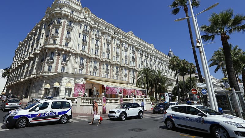 A Cannes, des citoyens interviennent au sein d'une brigade pour aider la police à surveiller les espaces publics.