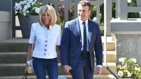 Brigitte et Emmanuel Macron à la sortie de leur domicile au Touquet, le 11 juin 2017