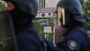 Des policiers déployés à Nanterre (Hauts-de-Seine), après la mort de Nahel, un adolescent de 17 ans tué par un tir de la police.