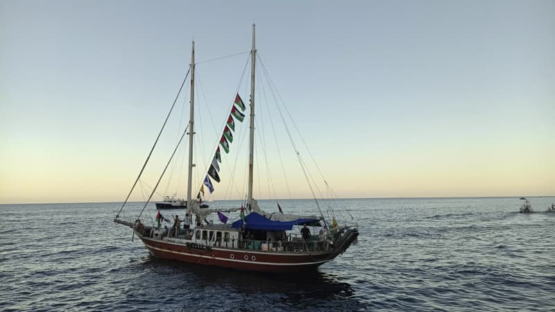 Vue de la flottille Global Sumud, une initiative internationale visant à atteindre Gaza pour acheminer de l'aide humanitaire, en mer le 30 septembre 2025.