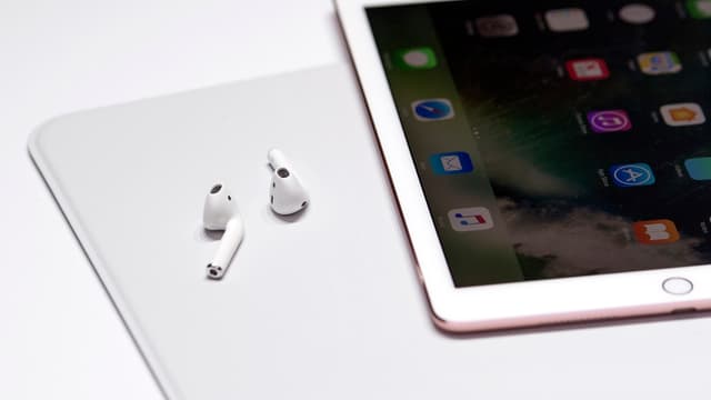 Les AirPods d'Apple ont réveillé le marché des écouteurs sans fil.