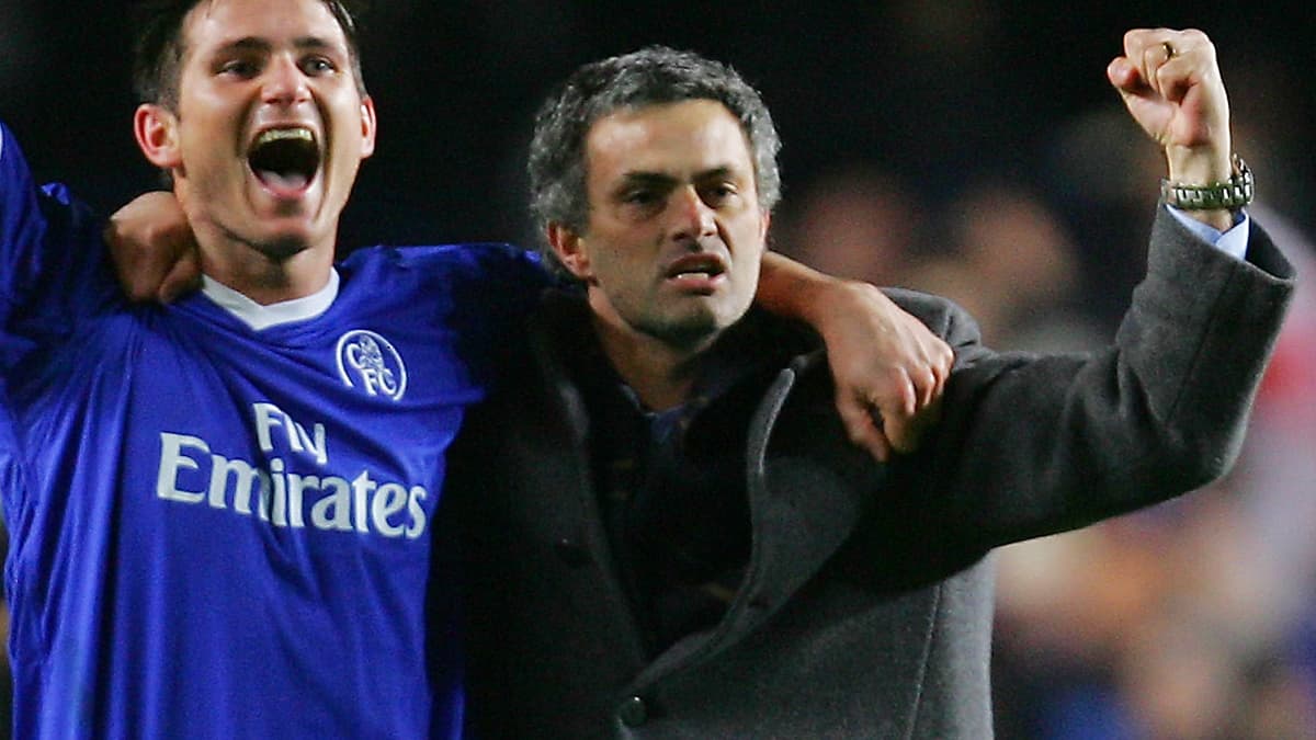 José Mourinho (à droite) avec Frank Lampard en Chelsea en 2005 José Mourinho (à droite) avec Frank Lampard en Chelsea en 2005