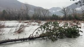 La crue de la Durance a fait de nombreux dégâts en aval du barrage de Serre-Ponçon, le 11 décembre 2023.