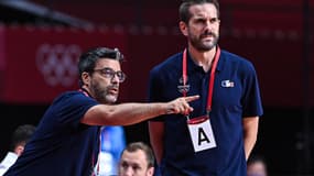 Erick Mathé et Guillaume Gille sur le banc de l'équipe de France en août 2021