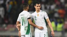 Riyad Mahrez et Aissa Mandi avec l'Algérie pendant la CAN 2022