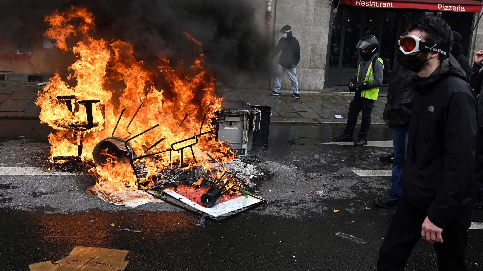 Des tensions à Rennes lors de la manifestation du 23 mars Des tensions à Rennes lors de la manifestation du 23 mars