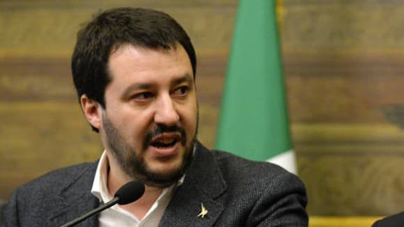Matteo Salvini a qualifié la monnaie unique européenne de "crime contre l'humanité". Matteo Salvini a qualifié la monnaie unique européenne de "crime contre l'humanité".