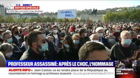 Lyon: une minute de silence puis des applaudissements en hommage à Samuel Paty