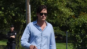L'acteur français Alain-Fabien Delon lors de son arrivée à la cérémonie funéraire de son père à Douchy (Loiret), le 24 août 2024.