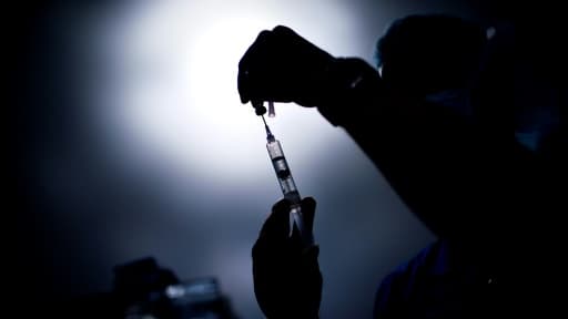 En Albanie, la chirurgie esthétique sauvage pratiquée dans un vide juridique affole les médecins du pays.