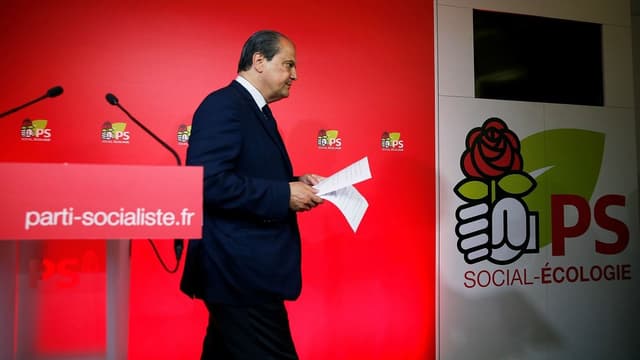 Jean-Christophe Cambadélis annonçant sa démission après la défaite aux législatives.