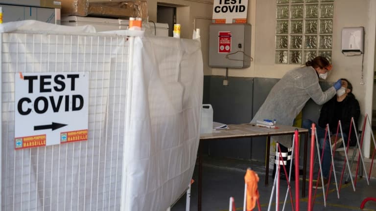 Tests de dépistage du Covid-19 au sein des marins-pompiers de Marseille, le 19 janvier 2021 à Marseille