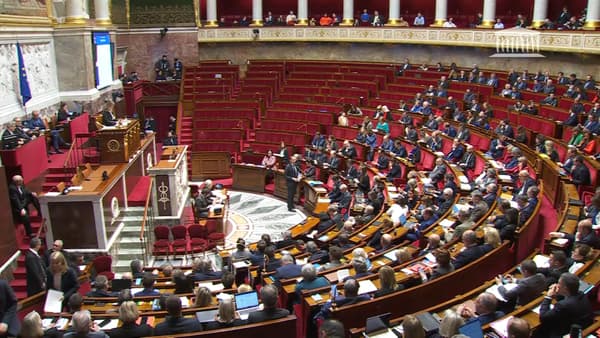 Les bancs vides des députés de la Nupes lors du vote de la motion référendaire du RN à l'Assemblée nationale, le 6 février 2023.
