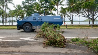 Un véhicule de gendarmerie blindé, à Nouméa, le 15 mai 2024
