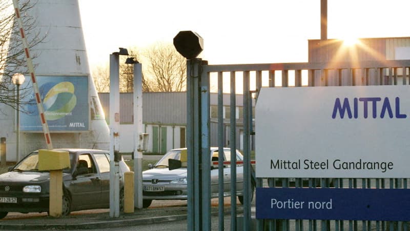 Un incendie se déclare sur le site de l'ancienne usine ArcelorMittal en Moselle, plusieurs communes appelées à se confiner