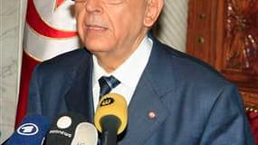 Trois jours après la fuite précipitée du président Ben Ali, le Premier ministre tunisien Mohamed Ghannouchi (photo) a présenté lundi la composition du gouvernement d'unité nationale, au sein duquel trois opposants font leur entrée. Les ministres de l'Inté