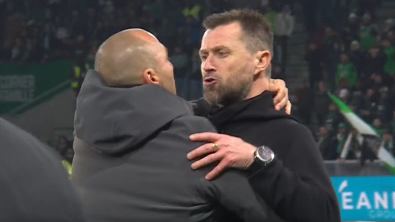 Alexandre Dujeux, entraîneur d'Angers, et Eirik Horneland, coach de Saint-Etienne à la fin du match de la 23e journée de Ligue 1, 22 février 2025