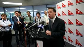 Alan Joyce, directeur général de Qantas. La compagnie aérienne australienne estime qu'un problème de conception ou une défaillance d'une partie du moteur serait à l'origine de l'incident qui a contraint l'un de ses A380 à atterrir d'urgence à Singapour je