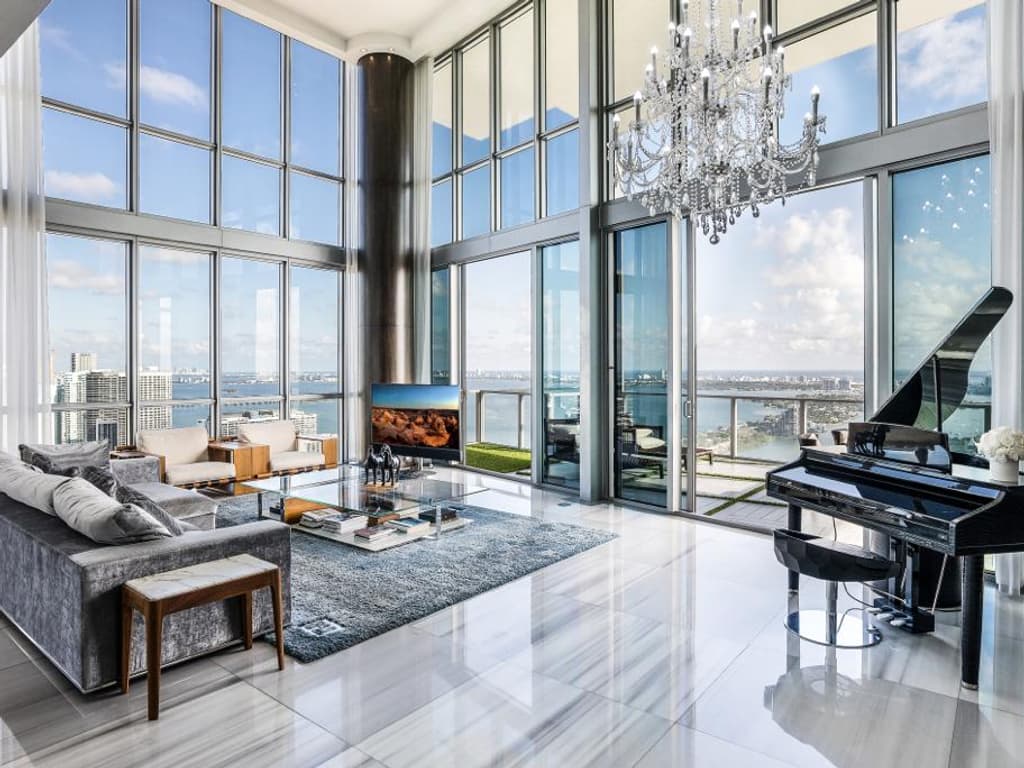 Un acquéreur achète en cryptomonnaie un penthouse à Miami mis en vente 6,9  millions de dollars