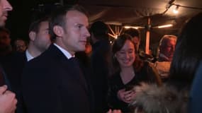 "Malgré ses propos rassurants, c’est du flan, je n’y crois pas du tout": Emmanuel Macron chahuté à Rouen lors d'échanges avec les habitants