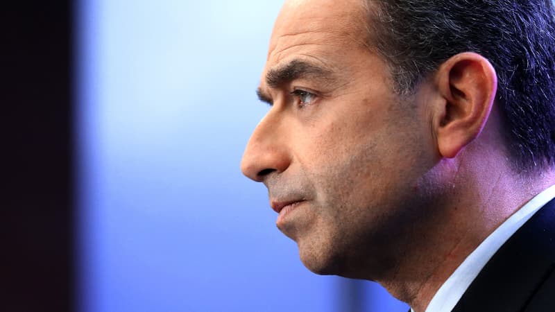 Le président de l'UMP, Jean-François Copé, propose un "débat sérieux" sur le quinquennat Sarkozy.