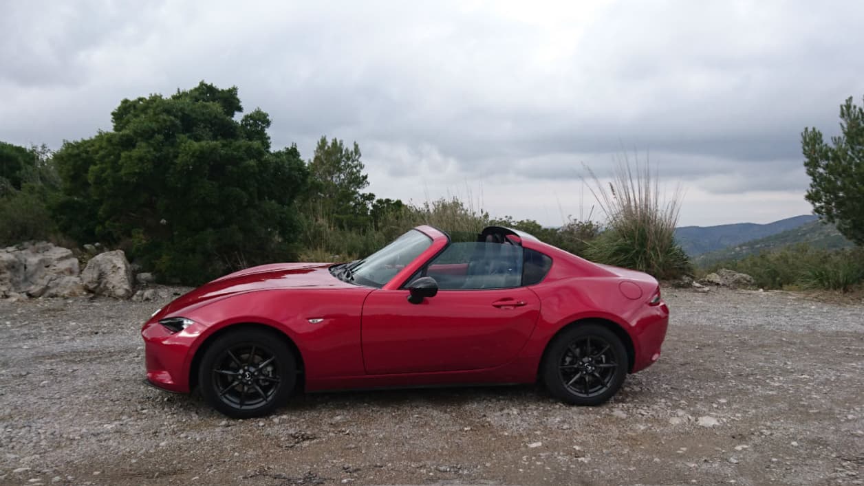 Une fois découverte, la Miata passe donc en mode Targa