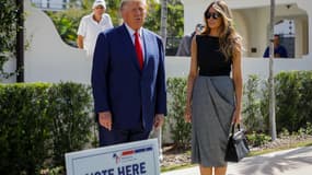 Donald Trump et Melania Trump à la sortie du bureau de vote le mardi 8 novembre 2022.