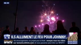 Ils allument le feu d'artifice au son de Johnny Hallyday