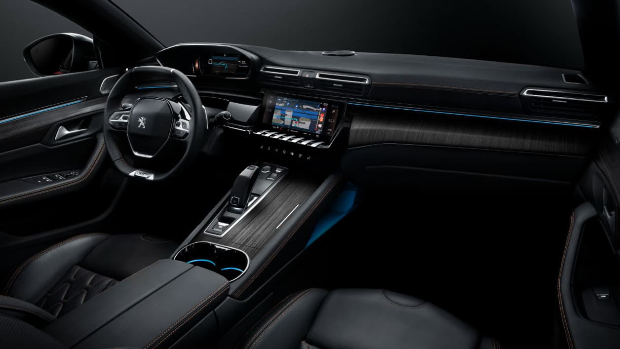 L'intérieur récupère le i-cockpit déjà propos sur les 308, 3008 et 5008. L'intérieur récupère le i-cockpit déjà propos sur les 308, 3008 et 5008.