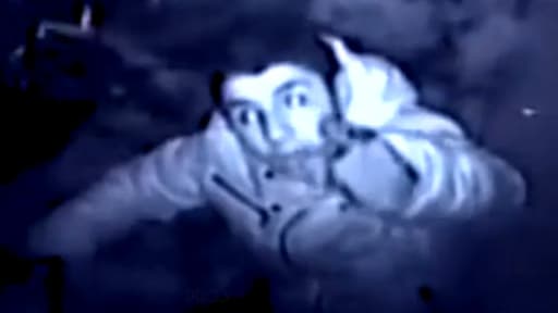 Le visage d'un des cambrioleurs, filmé par la caméra de surveillance.