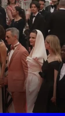 Juliette Binoche, Robert De Niro… Les images de la première montée des marches du Festival de Cannes