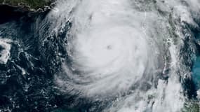 Cette image obtenue de la National Oceanic and Atmospheric Administration (NOAA) montre l'ouragan Hélène le 26 septembre 2024.